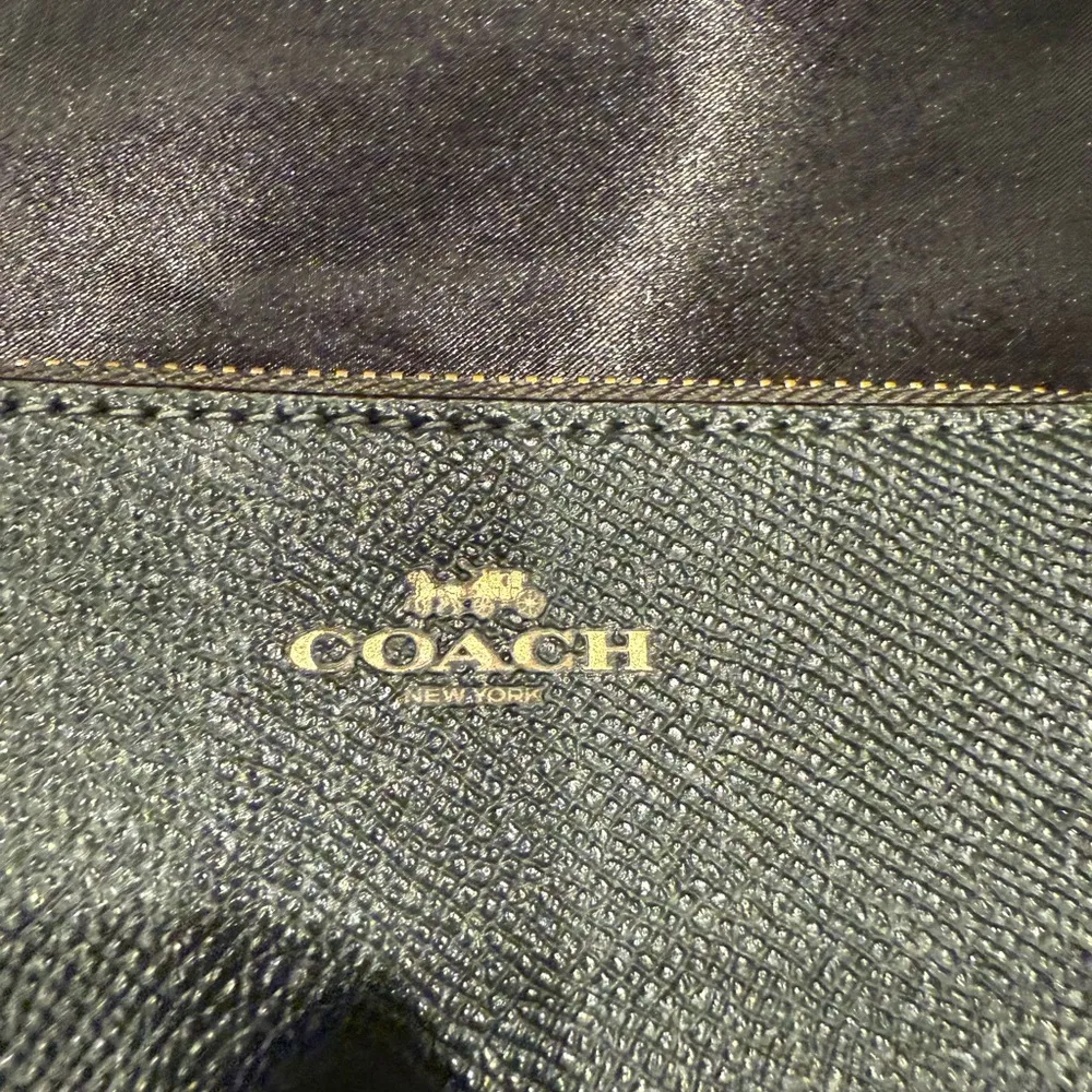Coach Black Crossgrain Leather Wristlet - Image 4