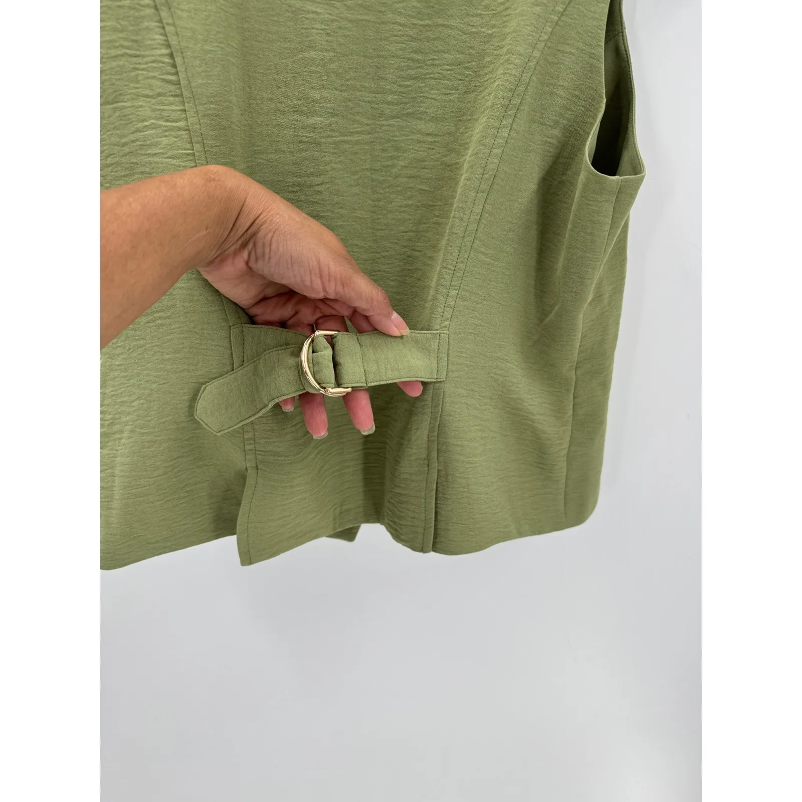 Maison D'Amelie green Vest cinch buckle in back size 8 preppy it girl summer - Image 7