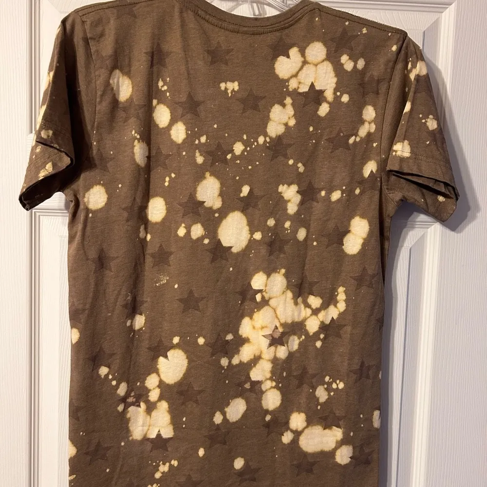 New One24 Boutique Old Time Rock & Roll Graphic Tee Medium Green - Image 3