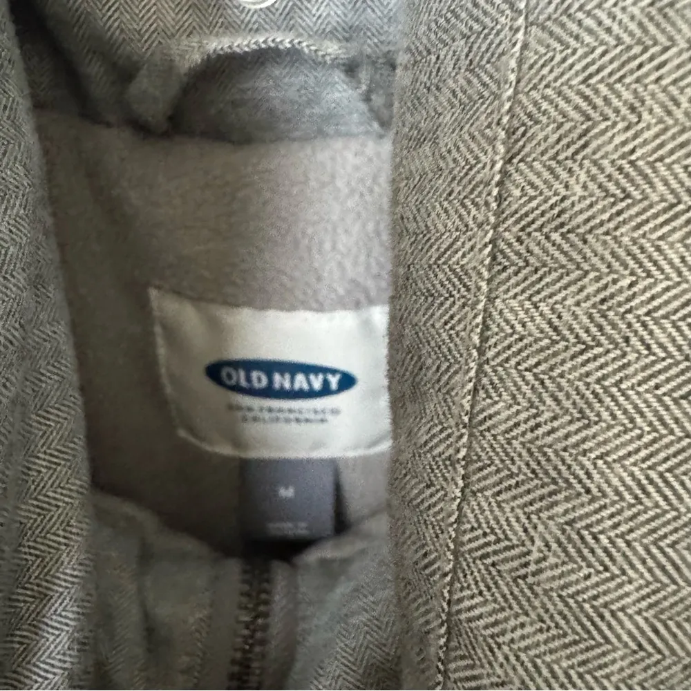 Old Navy Gray Quilted Puffer Vest Full Zip Medium - Image 5