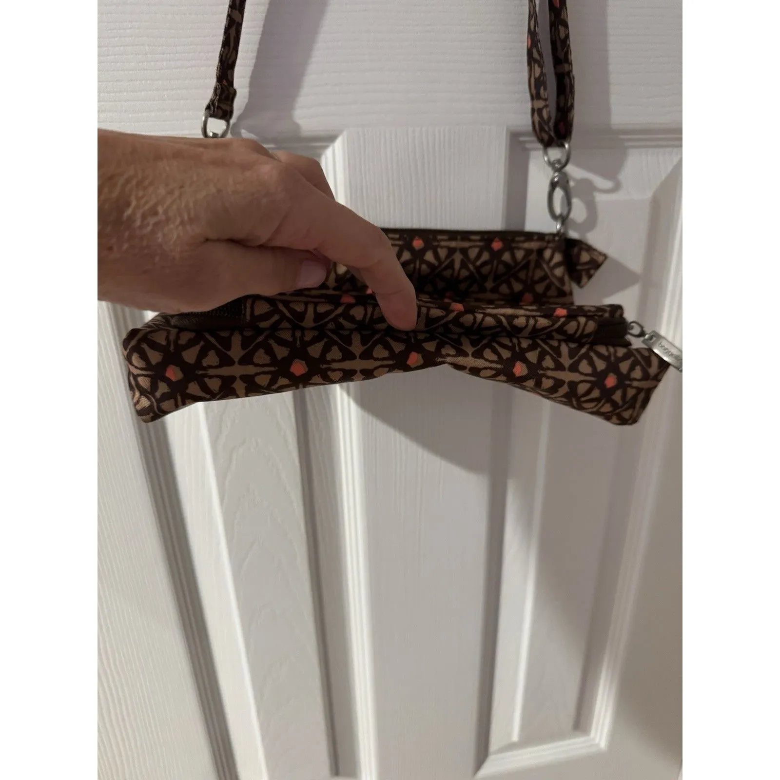 Baggallini Brown Crossbody Bag Purse Multiple Pockets Adjustable Zip Strap - Image 8