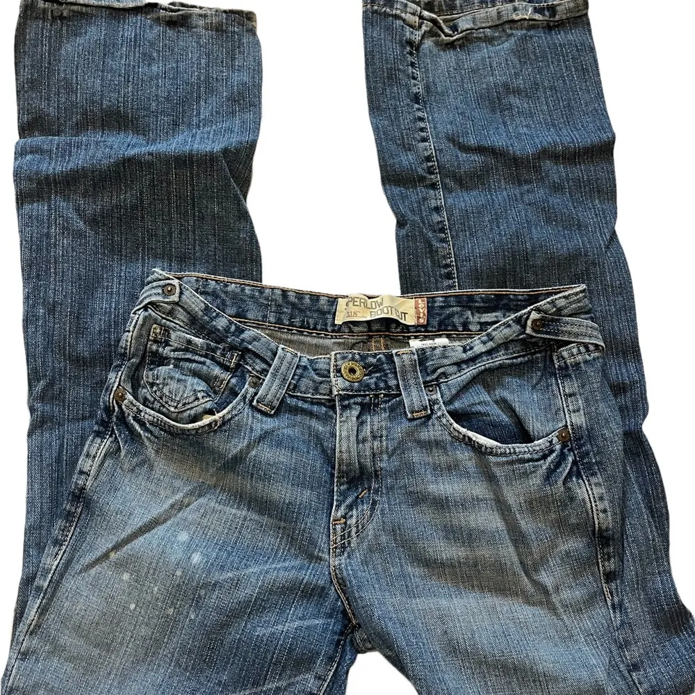 Levi’s 518 super low boot cut jeans size 7 - Image 2