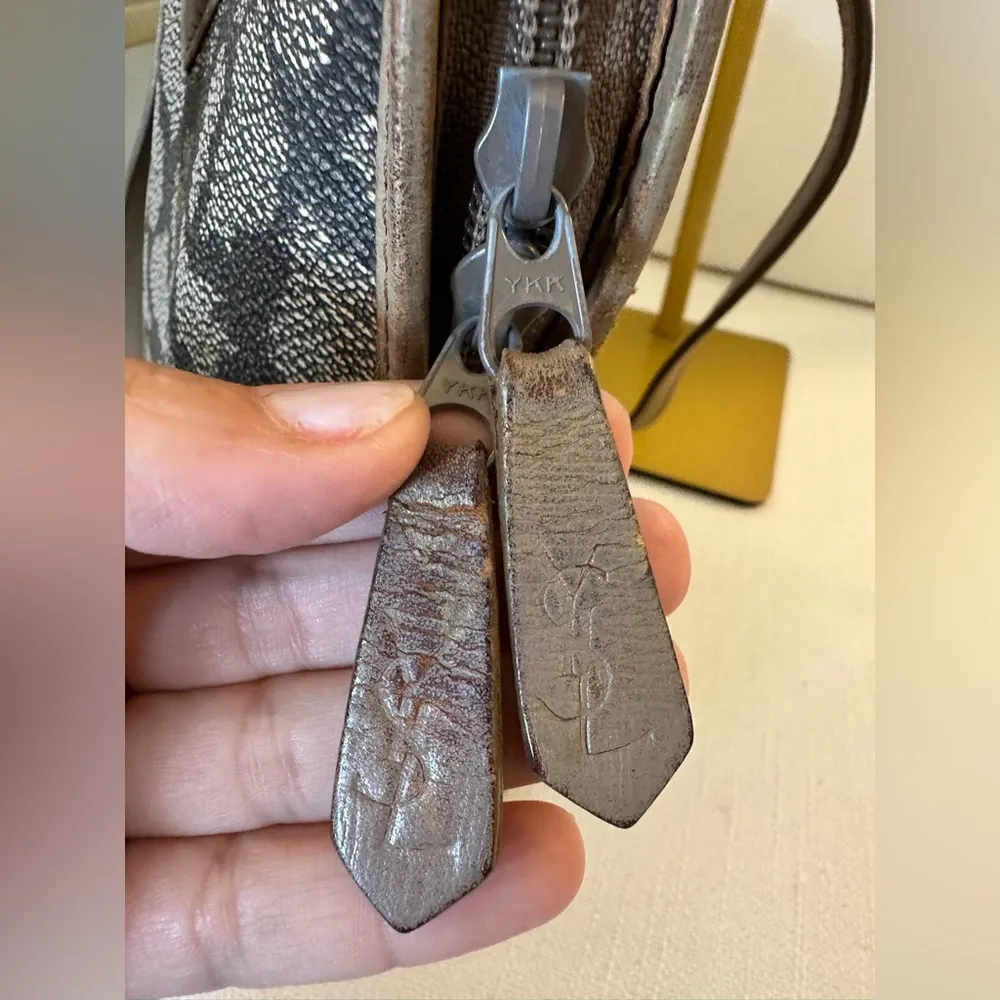 Yves Saint Laurent Autre Marque PVC Leather YSL Logo Giraffe Tote Vintage Tan - Image 14