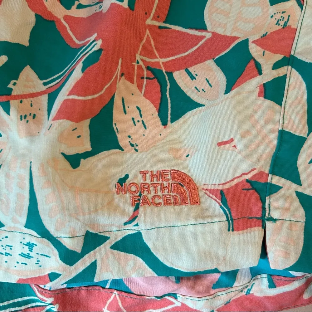 The North Face Womens Lg Class V Shorts Jaiden Green Pink Floral Print Flash Dry - Image 5