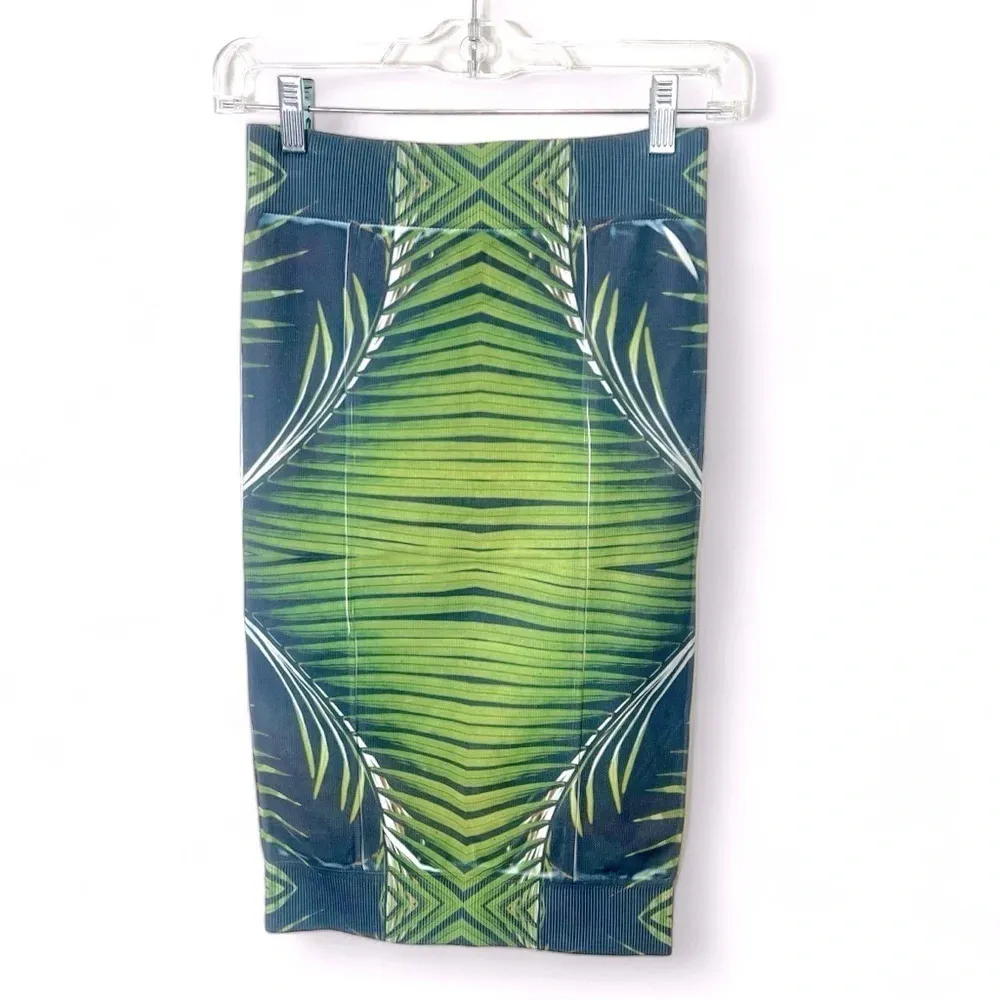 Thatcher from Neiman Marcus jungle print body con skirt size extra small/small - Image 2