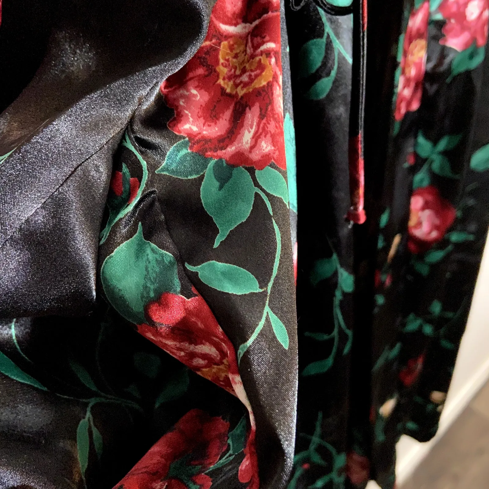 Vintage California Dynasty Satin Robe Duster 80s Floral Short Sleeve Black L Size L - Image 2