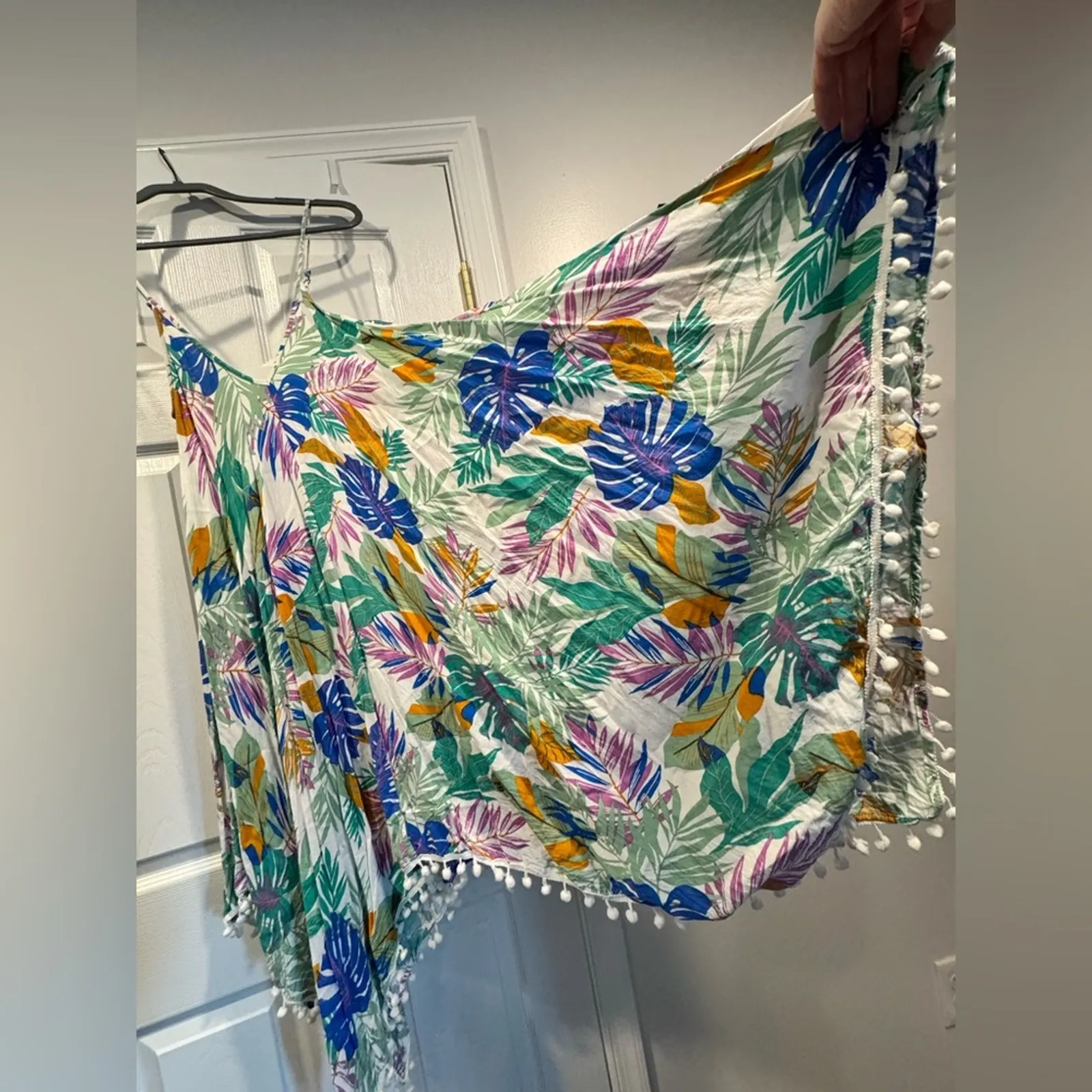 Goa Beachwear Dress / swim/beach cover up / tropical print / size large / NWOT - Image 4