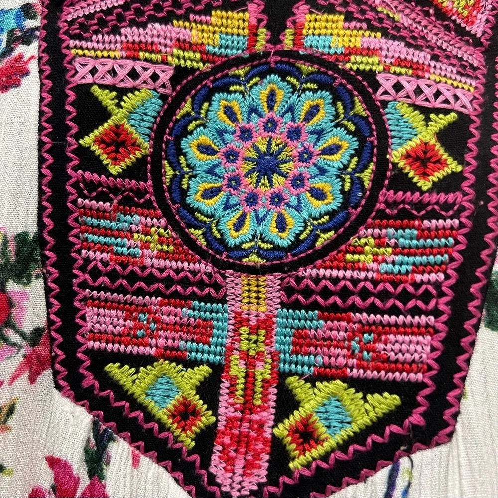 Calessa S Embroidery Split V Neck Tunic Top Floral White Multicolor Boho FLAWED - Image 7