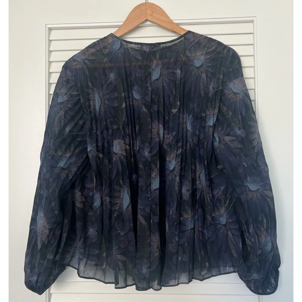 Vince Deco Pleated Blue Floral Blouse Top Lightweight Sheer Women's Small NWT - Image 6
