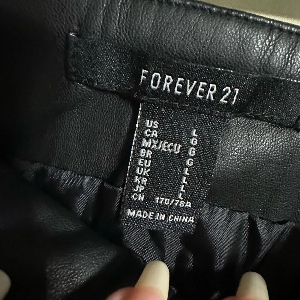Forever 21 Black pleather skirt, zipper - Image 3