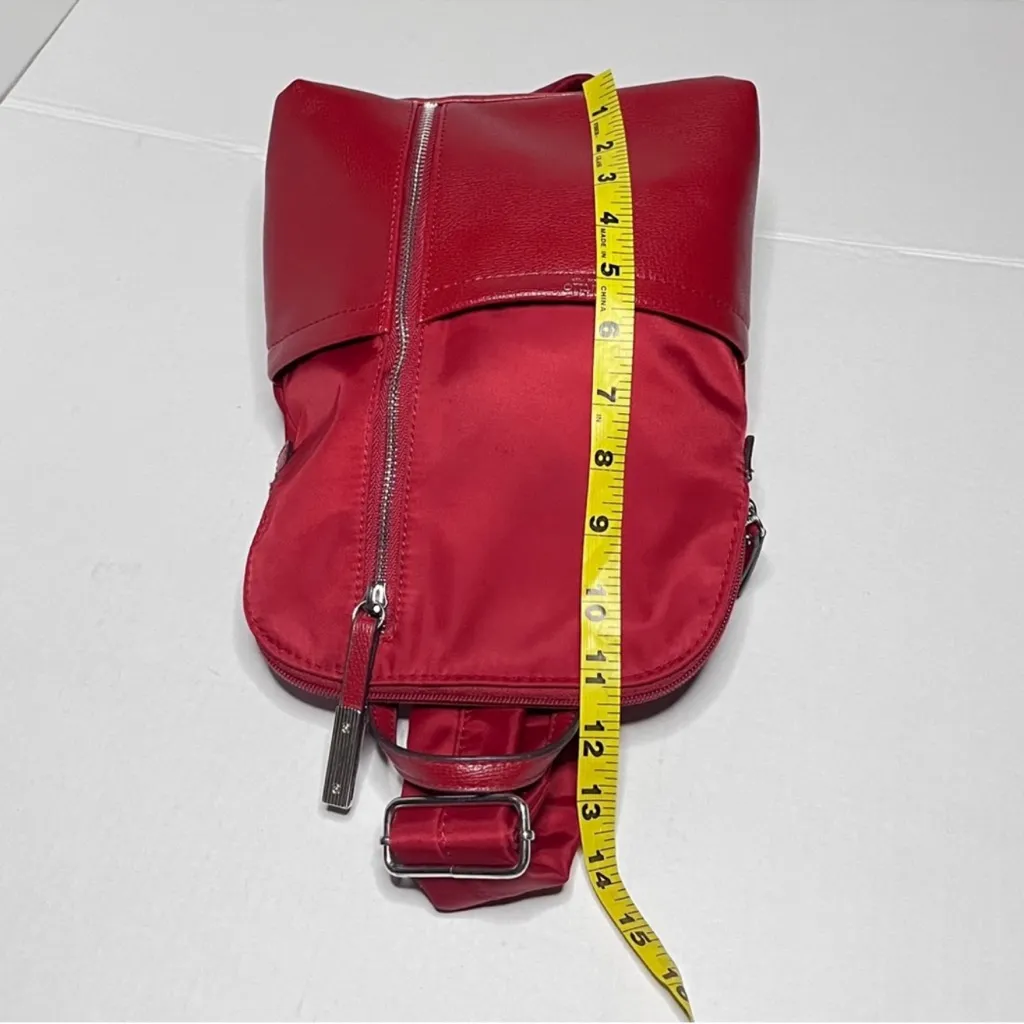 Tutilo New York Vibrant Red Backpack - Image 9