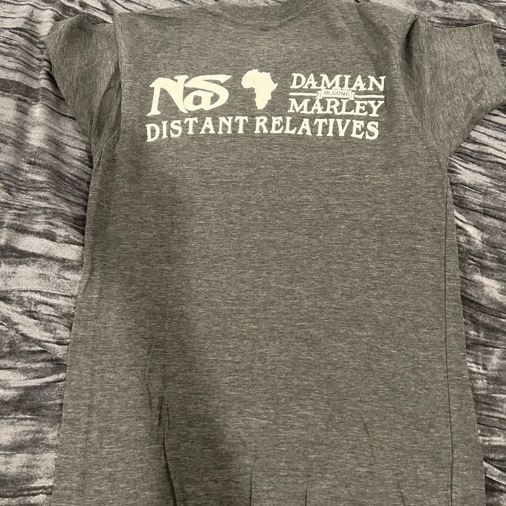 Nas Gray Graphic T - Image 2