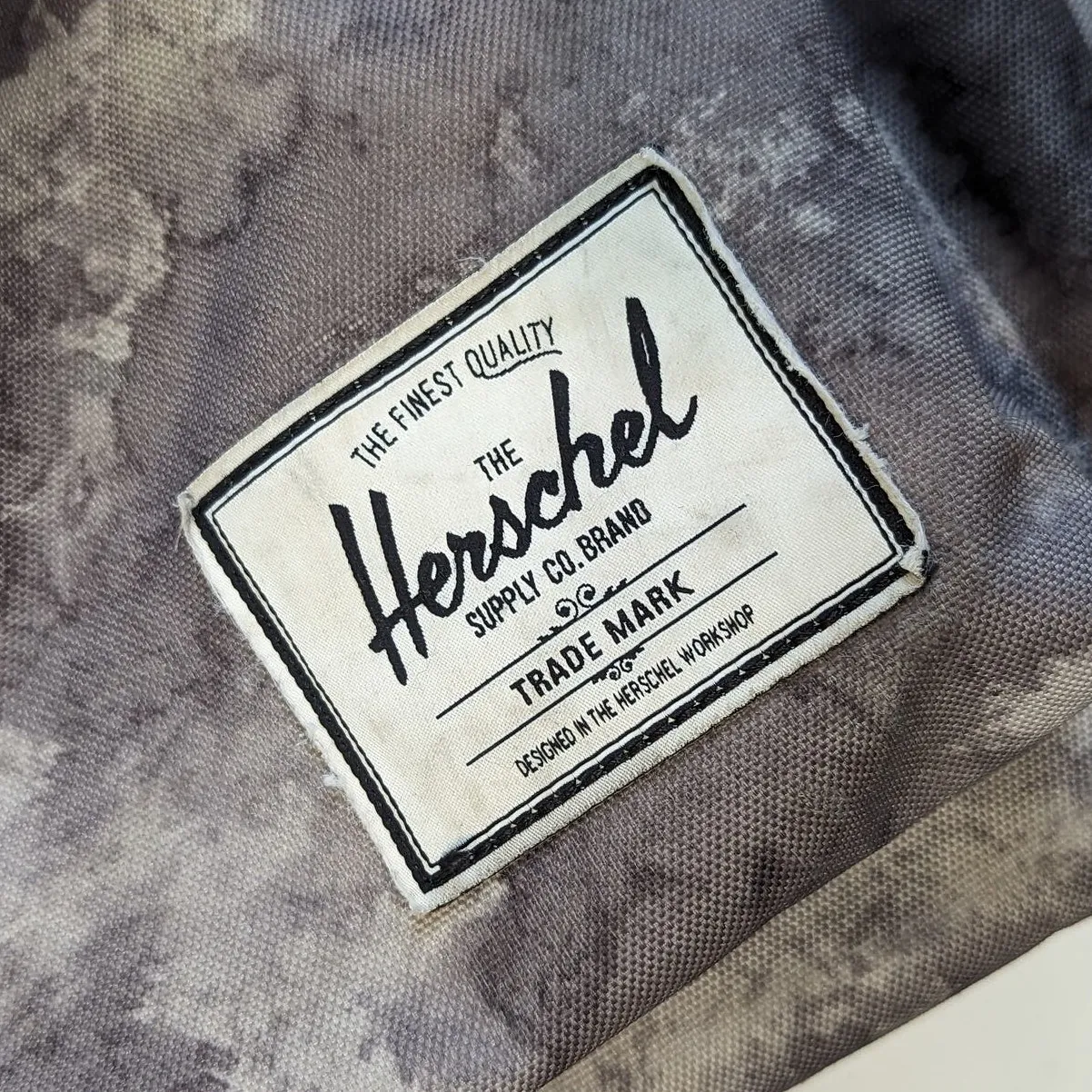 Herschel Supply Co Classic XL Backpack Cloud Vapor Gray Combo School Preppy Bag - Image 9