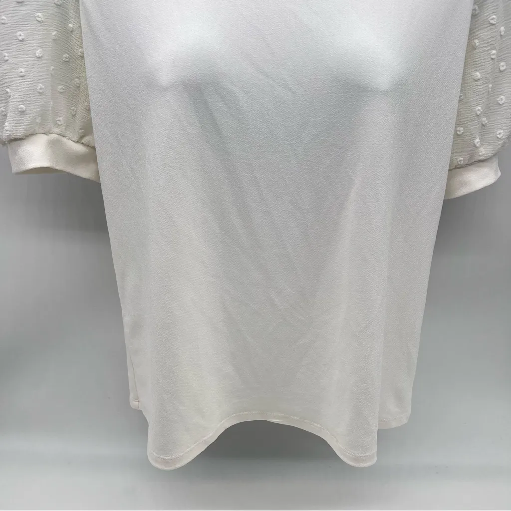 CeCe Ivory Textured Sleeve Tee - Image 3