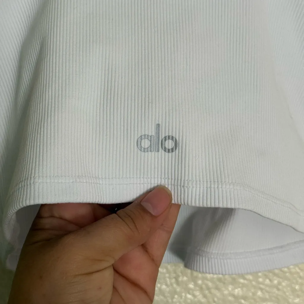 Alo Yoga Goddess Ribbed Cross Crop Top / sports bra size XS white color - Image 8