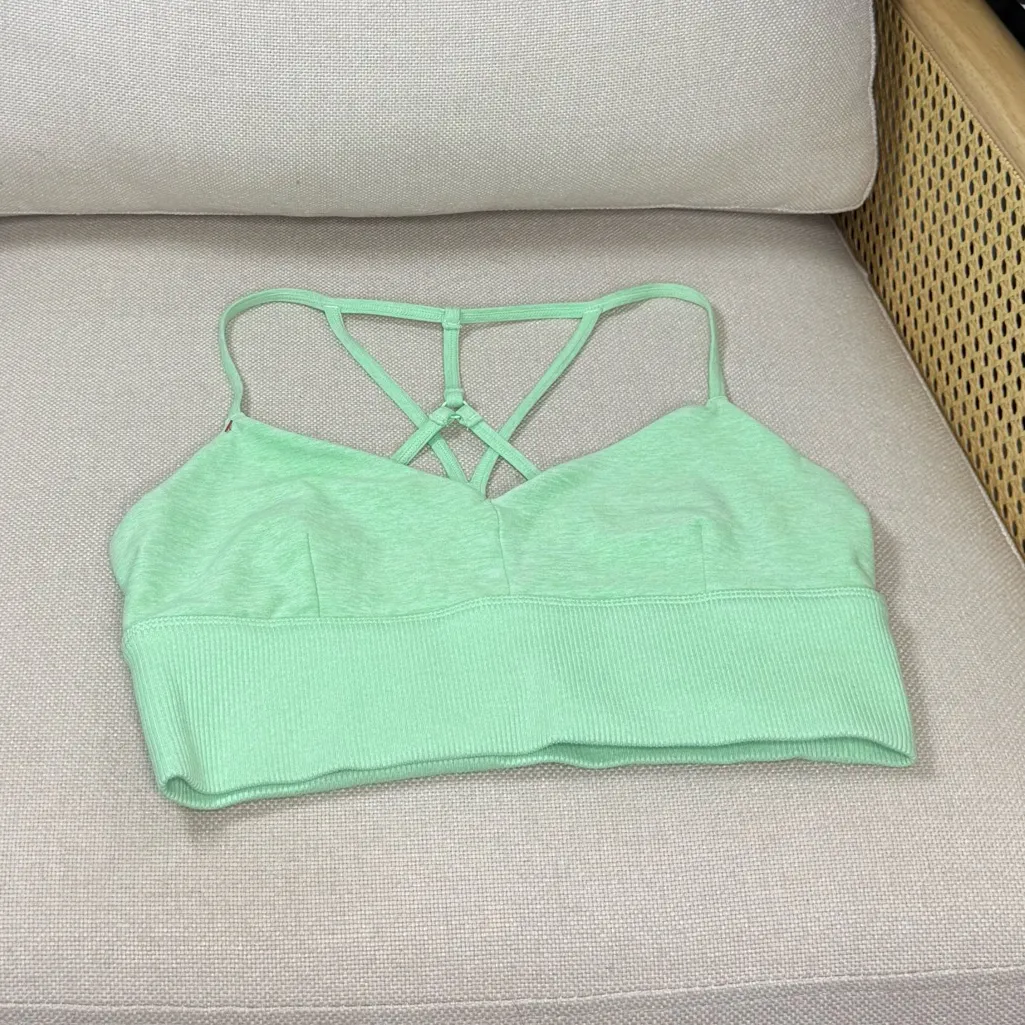 Alo Yoga Alosoft Show Stopper Bra Size small - Image 4