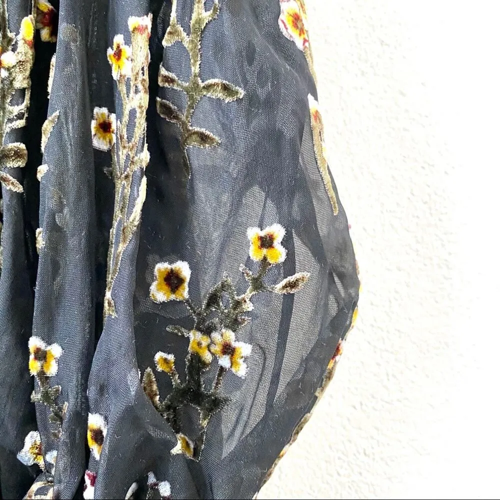 Love Sam INTERMIX Cold Shoulder Floral Top Size Small - Image 9
