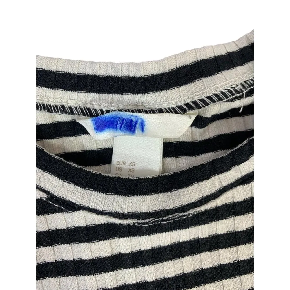 H&M Women's Striped Turtleneck Dress - Image 3