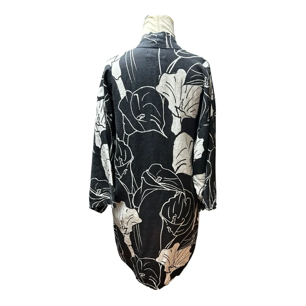 Clothes by kvp. Ingrid Robe in Calla Lily S/M linen robe top Black - Image 5