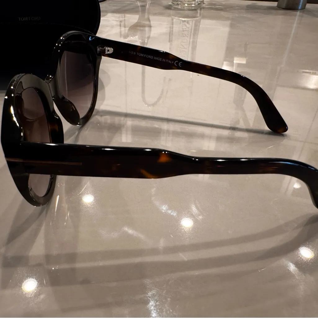 Tom Ford Rosanna Tortoise Shell Sunglasses - Image 6