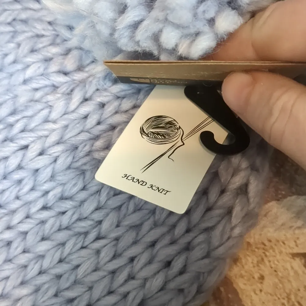 The north face women's minimal grey coziest beanie - Image 6