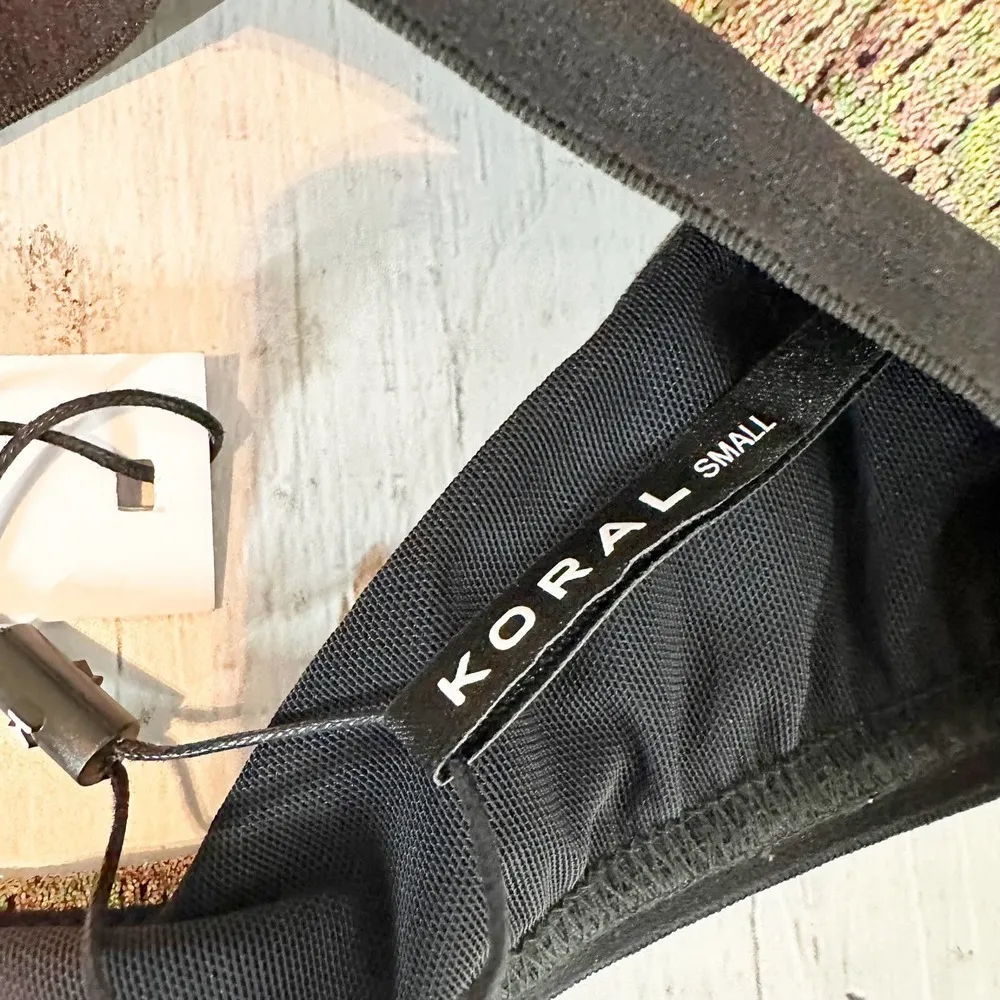 KORAL Tax Infinity Sports Bra Snakeprint Size Small Reptile - Image 5