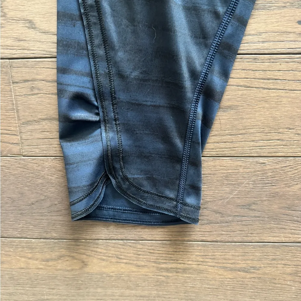 Navy and Black Lululemon Capri Leggings with Wide Waistband and Side Zip Pocket - Image 5