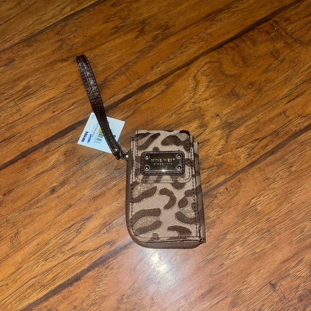 Nine West brown gold leopard wristlet wallet Y2K fashion NWT - Image 2