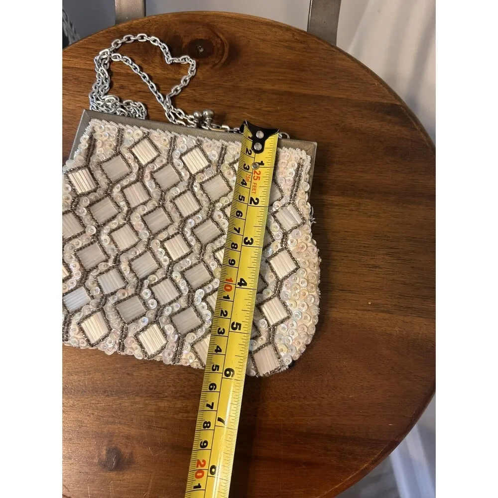 vintage cream colored pearl and sequin evening bag with Adjustable chain/clasp - Image 4