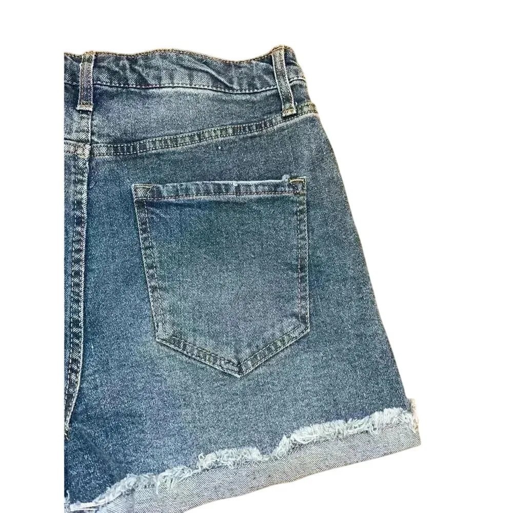 High-Waisted Distressed Denim Shorts with Raw Hem Detail‎ Medium Wash F1 - Image 2