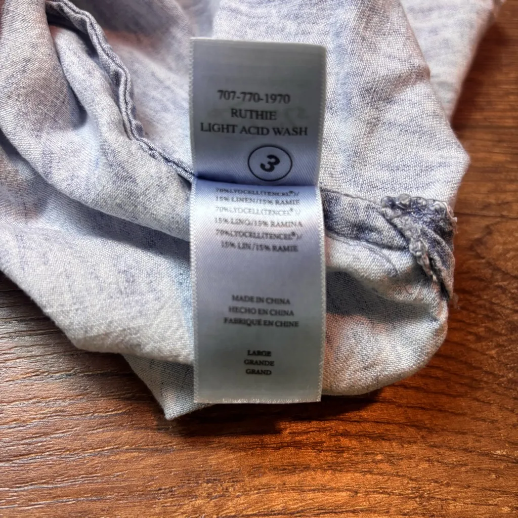 Rails Ruthie Light Acid Wash Chambray Button Down Top Blouse Size Large - Image 8