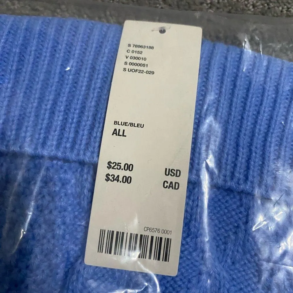 Demi Cable Knit Pom Beanie NWT - Blue - Image 5