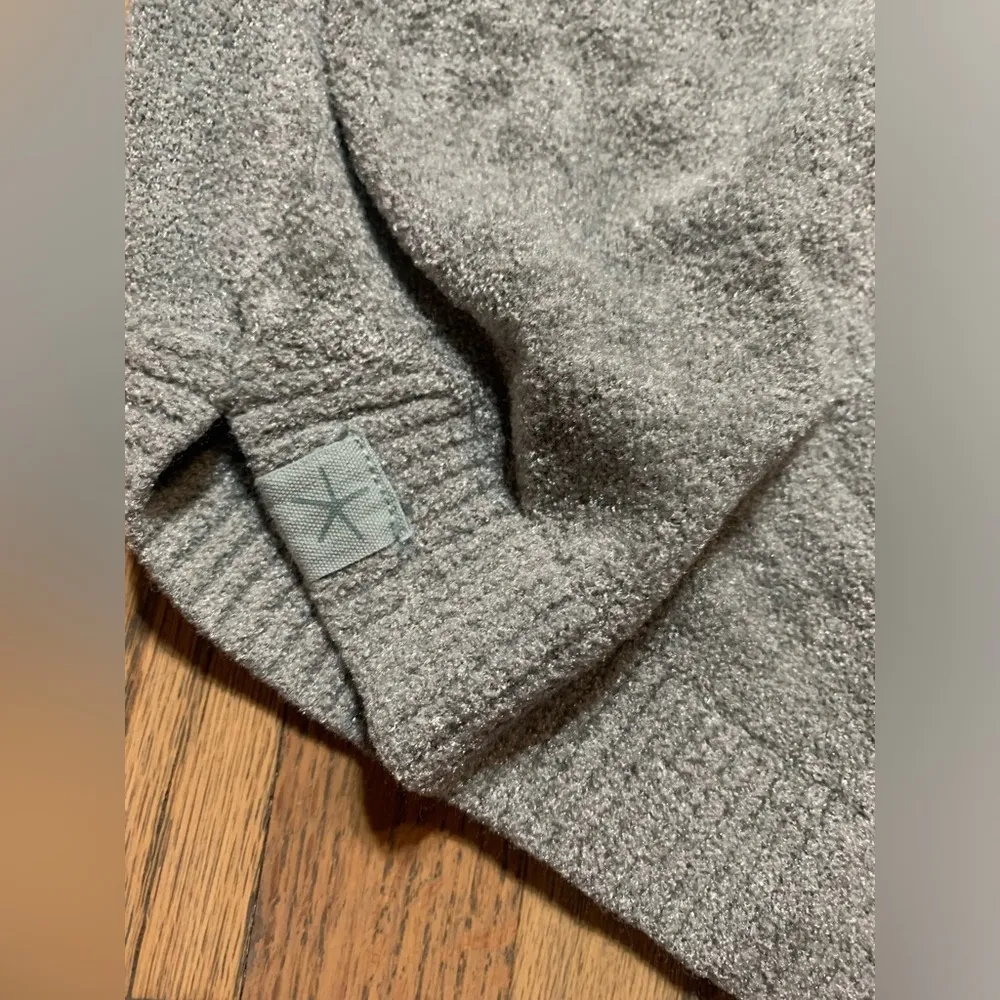 Barefoot dreams sweater cozychic ultra lite small - Image 4