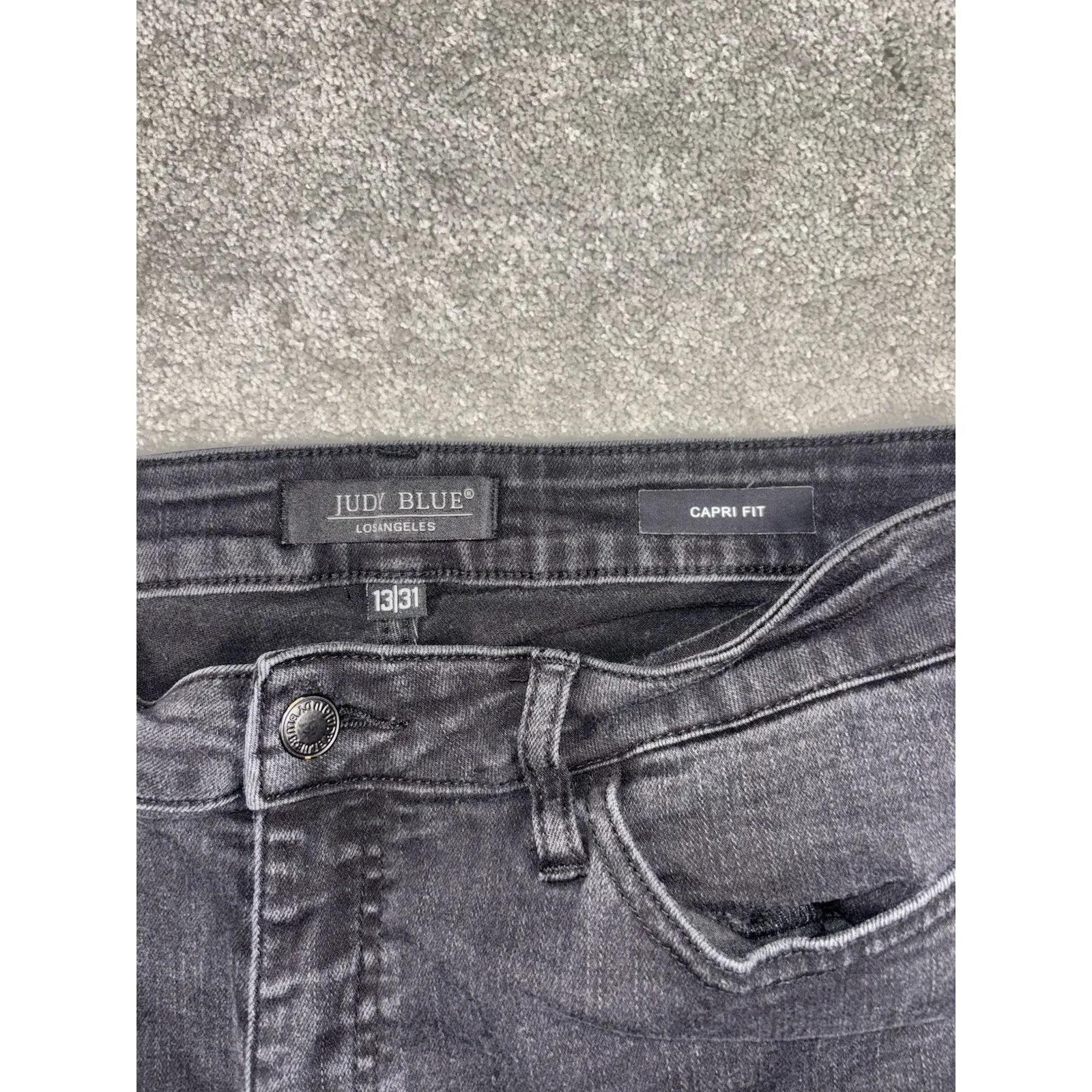 Judy Blue Jeans Womens Size 13/31 Capri Fit Black Denim Mid Rise Cropped Stretch - Image 4