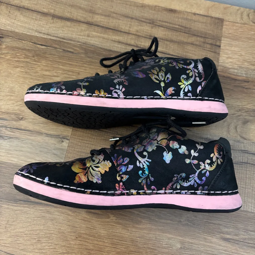 Alegria Essence Walker Floral Pattern Lace Up Sneakers - Image 10