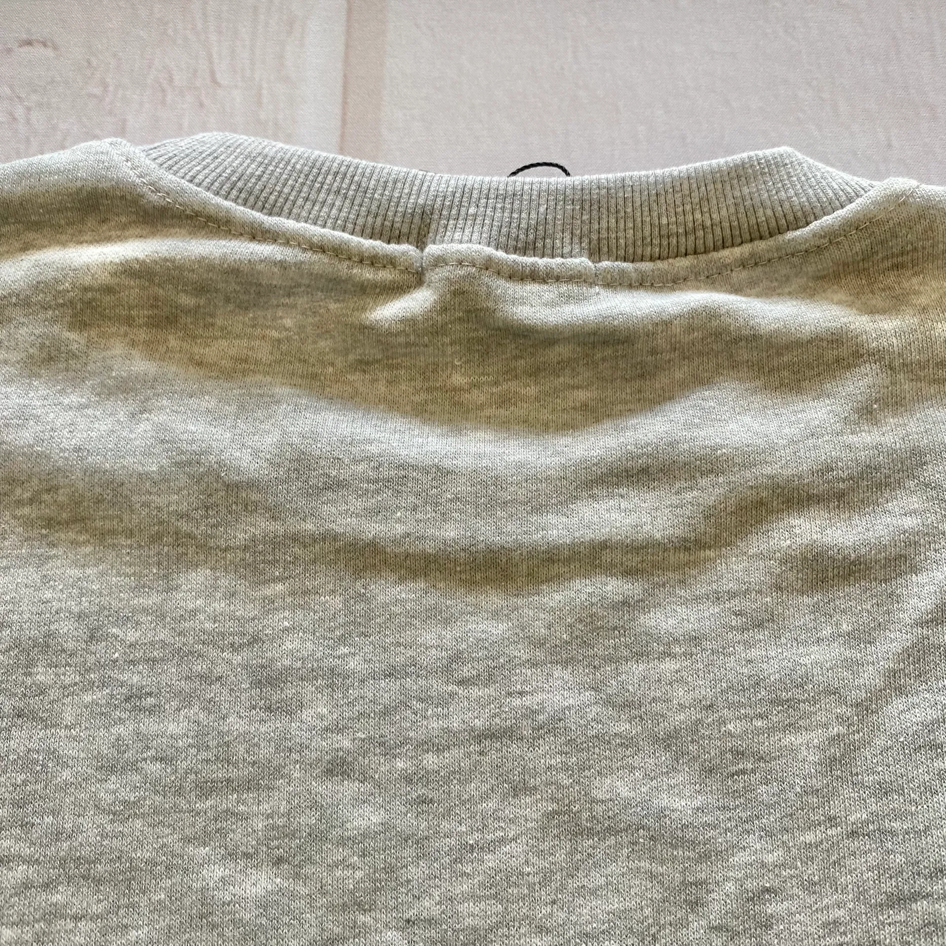 NWT - Boohoo - Women’s Grey Crew Neck Sweater - Size US 8 - Image 6