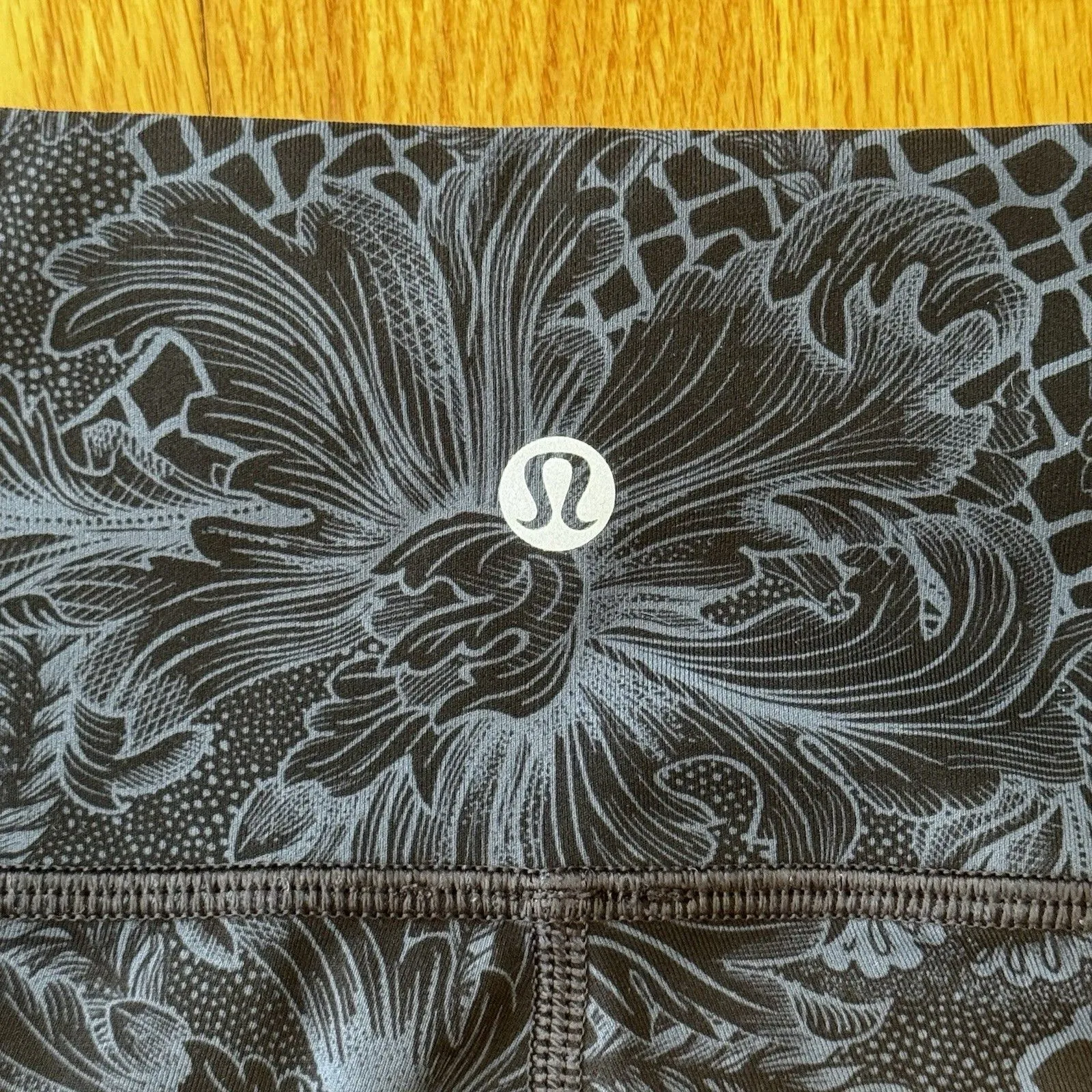 Lululemon Wunder Under Low-Rise Tight Full-On Luxtreme 28" Blue Black 6 EUC Yoga - Image 4