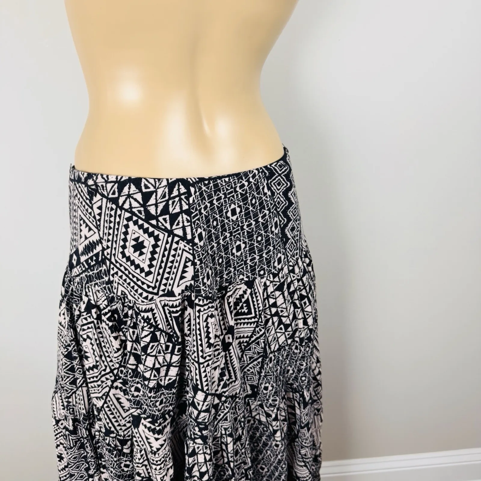 Chaps Women's Maxi Skirt Sz M Geometric‎ Print Black & White - Image 7