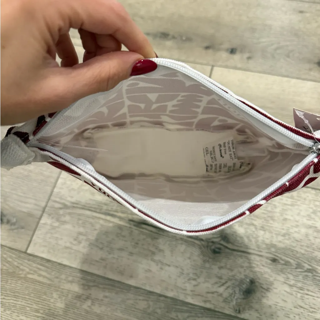 Vuori  Graphic Red and White Cosmetic Bag - Image 3