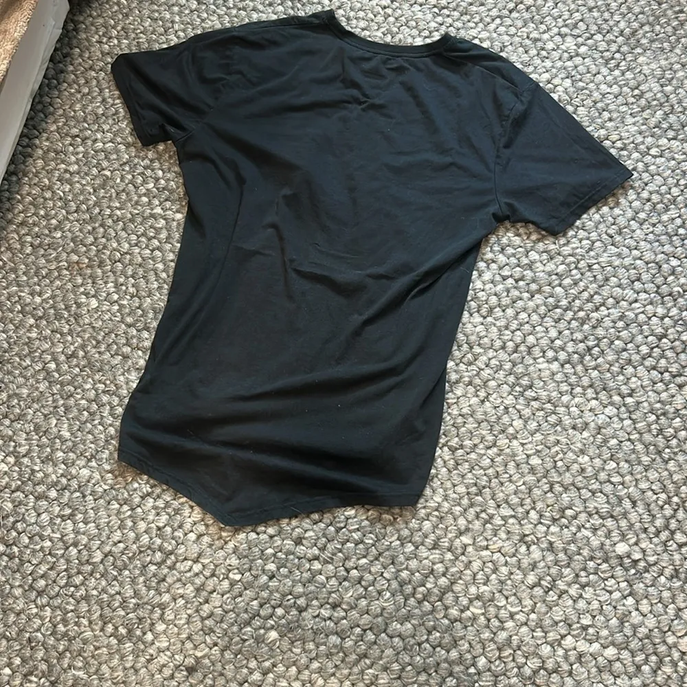 Trillnation Black Grey Asymmetrical Zip Tee Size Large - Image 9