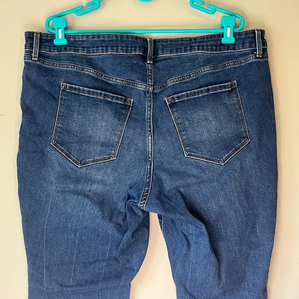 Old Navy Mid Rise Pop Icon Medium Wash Skinny Jean Size 20 Short - Image 6