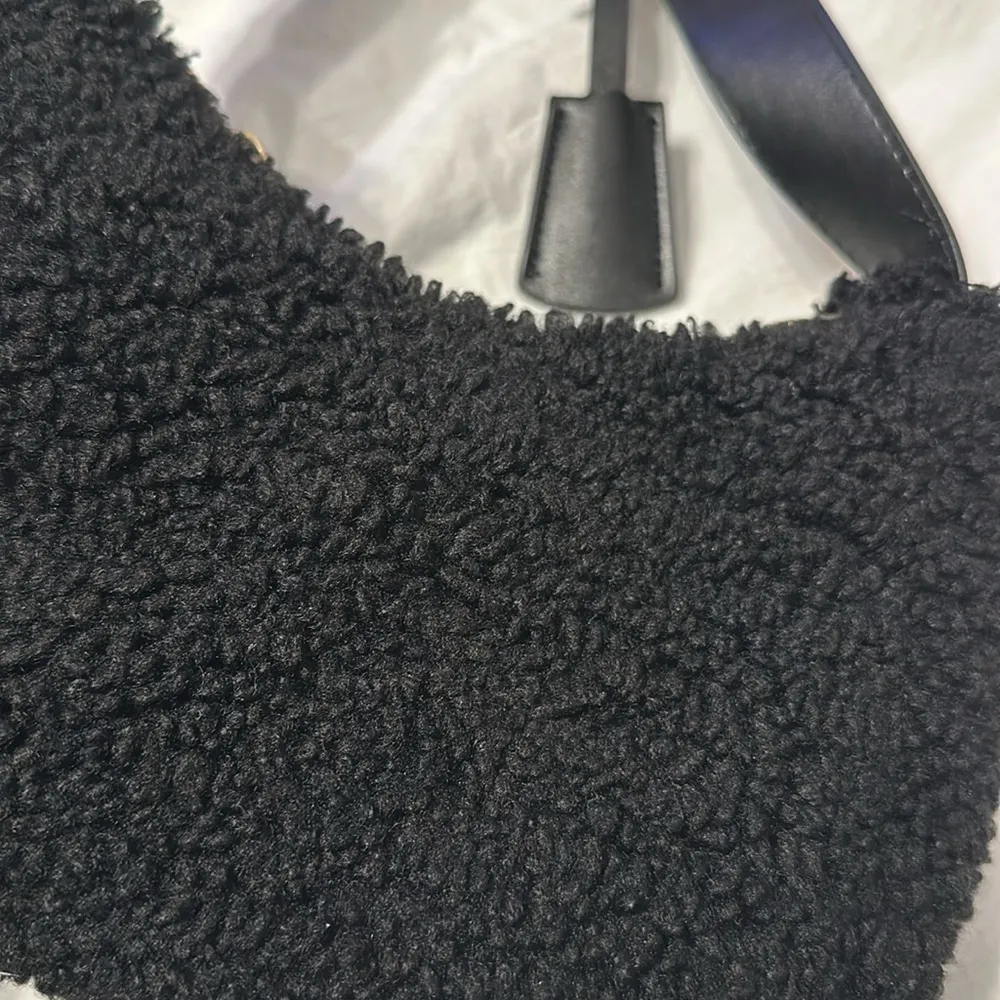 Black Fur Shoulder Bag - Image 2