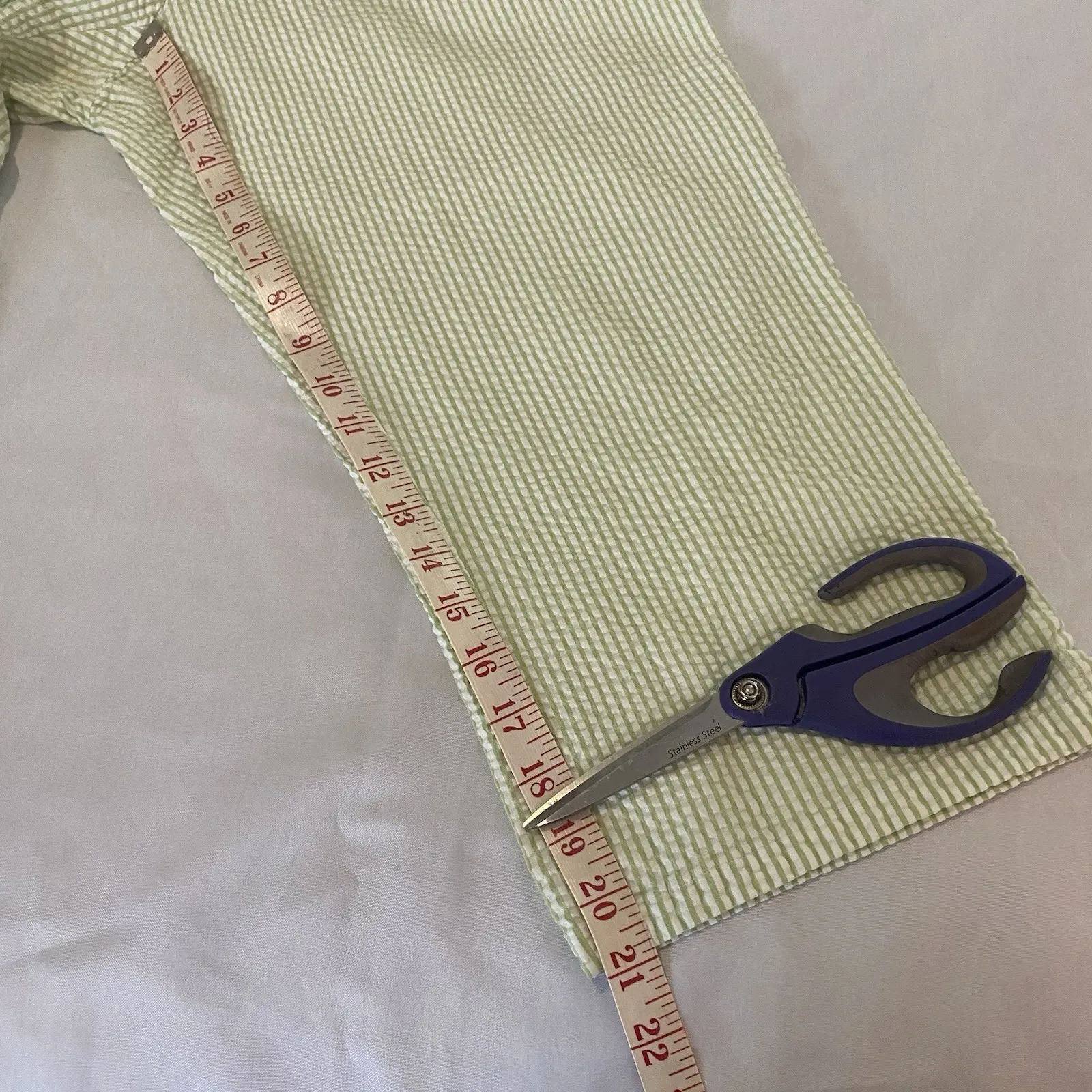 Liz Claiborne Villager Stretch Capri Pants Sz 14 Green‎ White Seersucker Stripe - Image 6