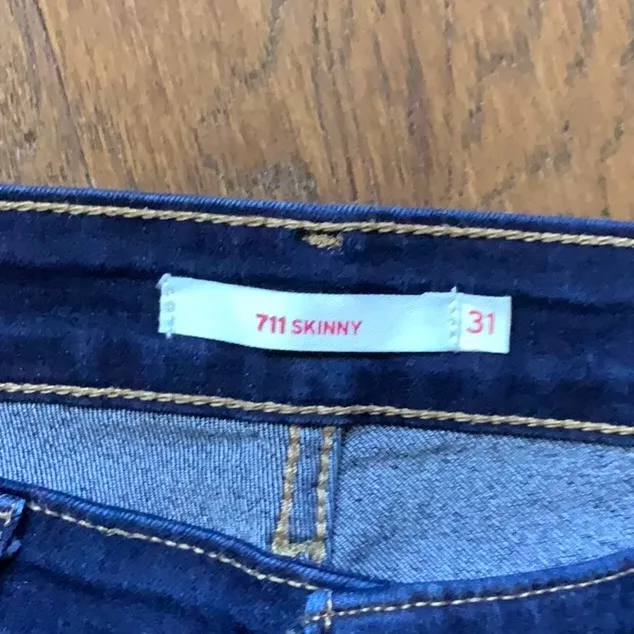 Levi 711 Skinny Jeans ~ Size 31 ~ NWOT - Image 6