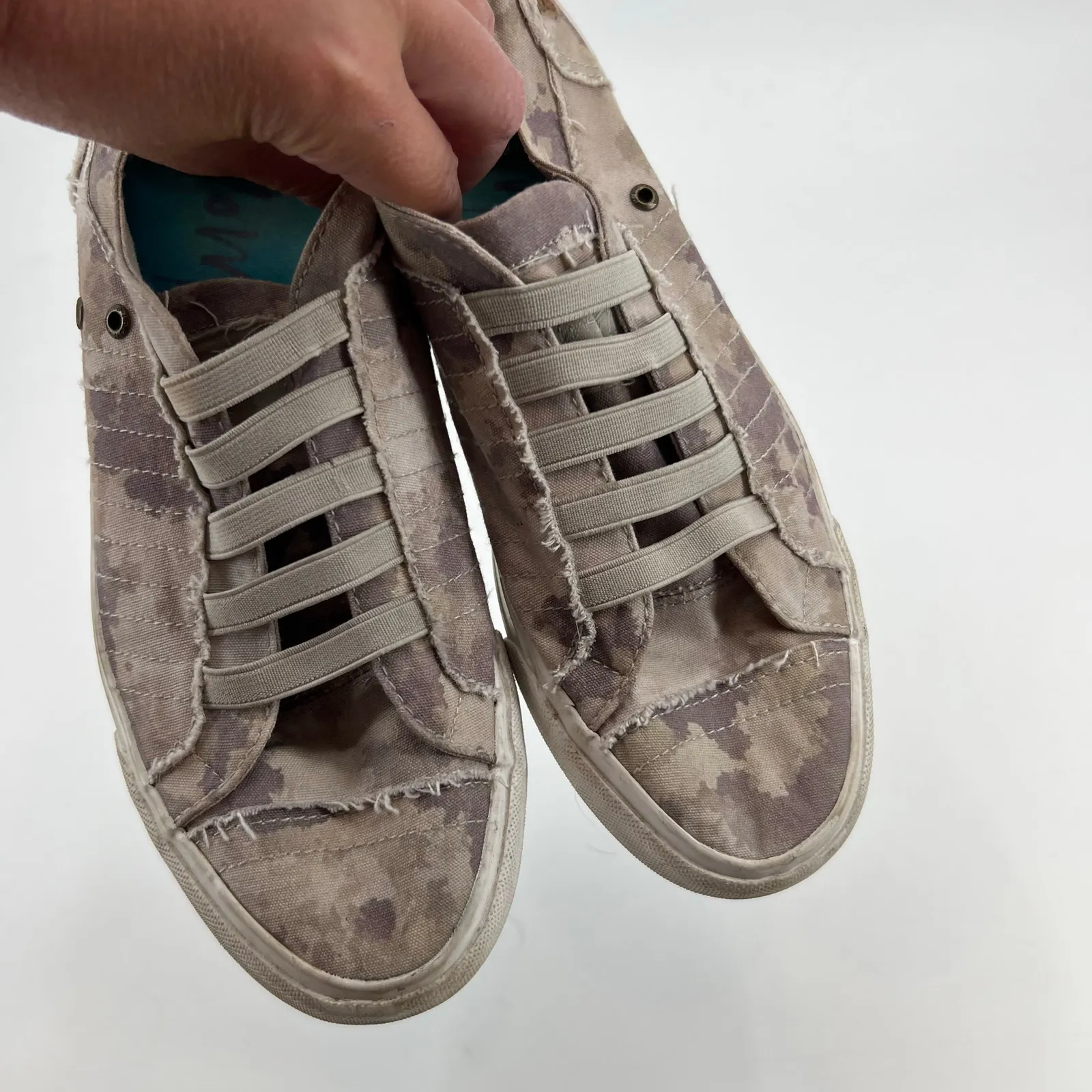 Blowfish Mars Women's Sneakers Cotton Natural Foggy Camo slip on comfort Size 8 - Image 3