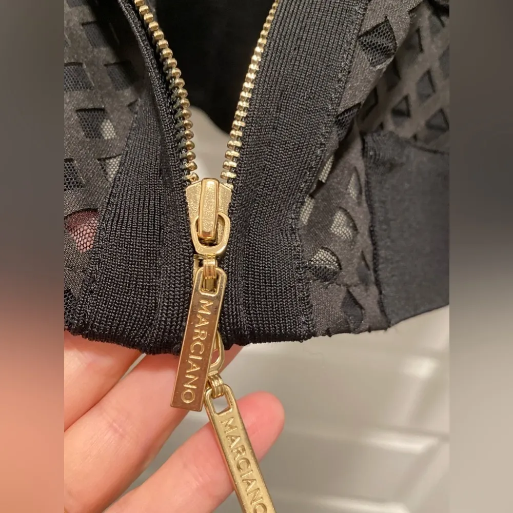 New Black Marciano Shirt with Gold Zipper Large - Image 7