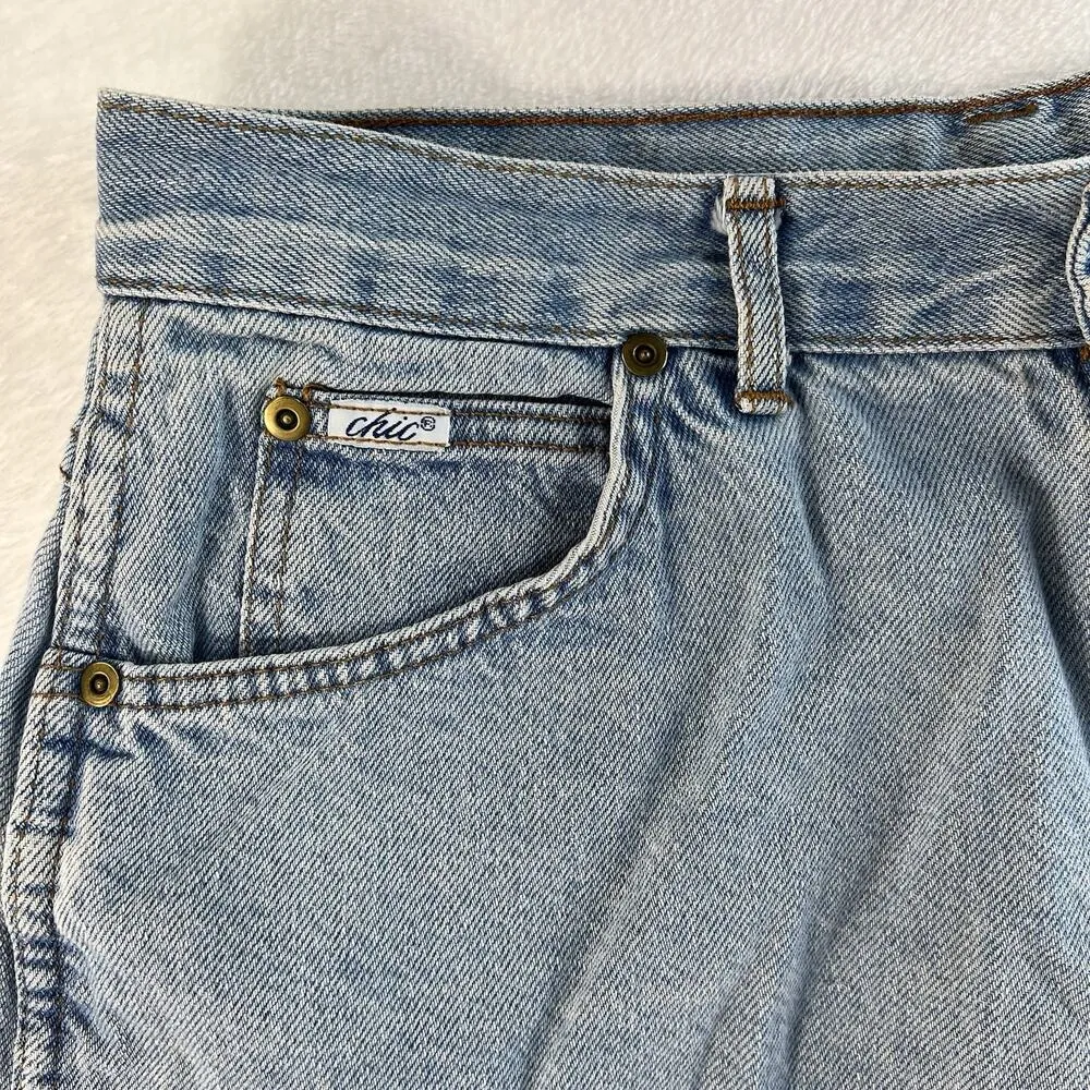 VINTAGE 2000's Y2K Chic Size 18 Denim Baggy Shorts Long 8” Bermuda Women's Light Blue - Image 3