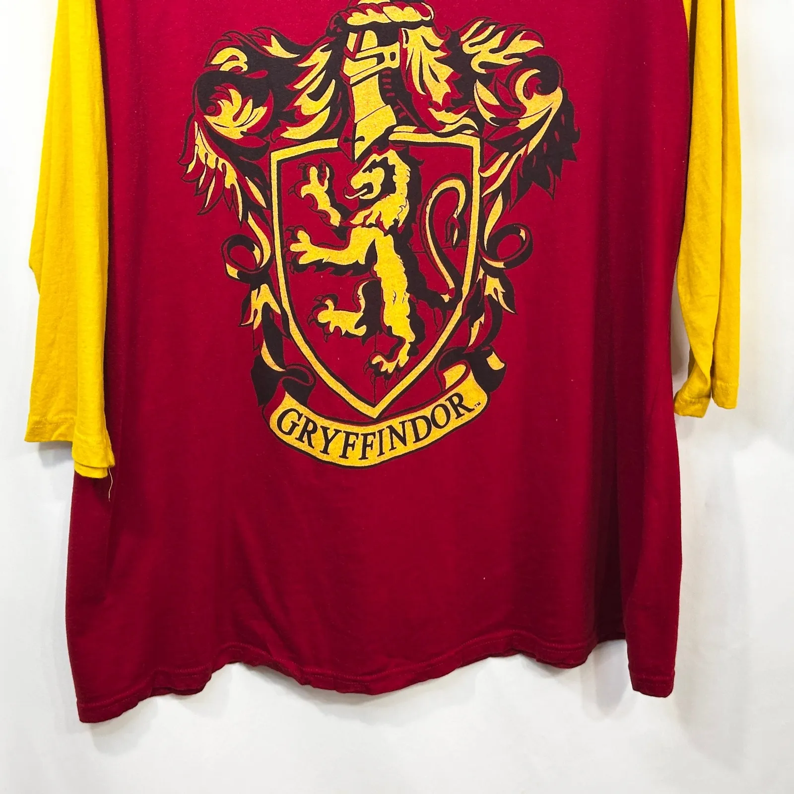 Torrid‎ Harry Potter Plus Sz 2X Top Gryffindor Crest Potter Red Gold Raglan 1017 - Image 5
