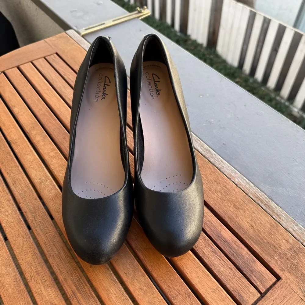 Clarks Classic Black Leather Pumps Office Work Shoes Never Worn Size 8.5 - Image 3