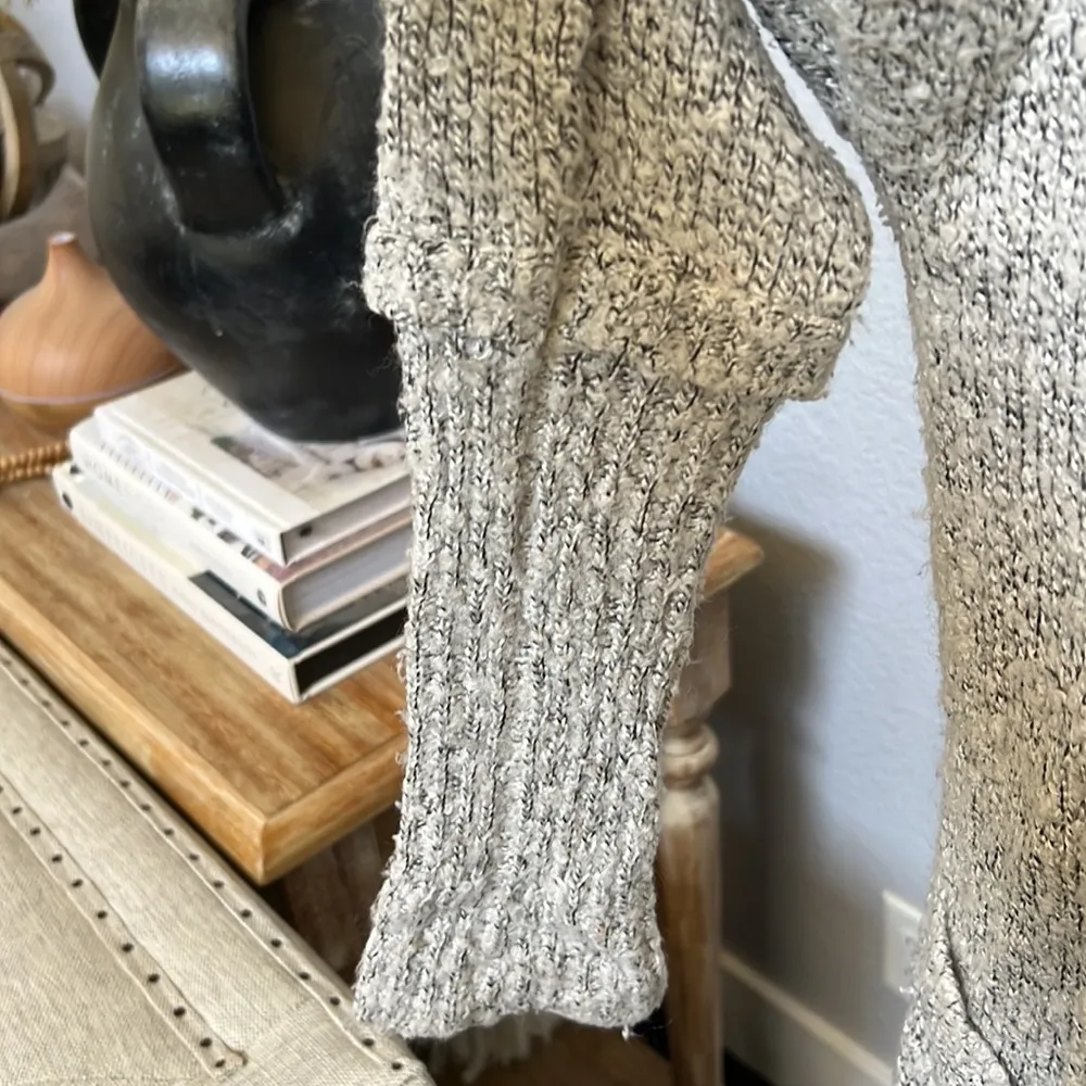 Light Gray Shawl Long Sleeve Size Large - Image 4